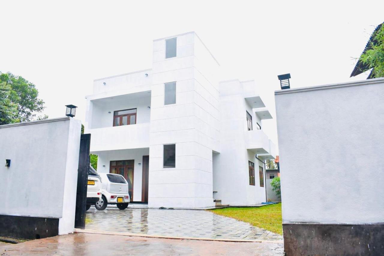 Twinstop Villa Minuwangoda Exterior foto